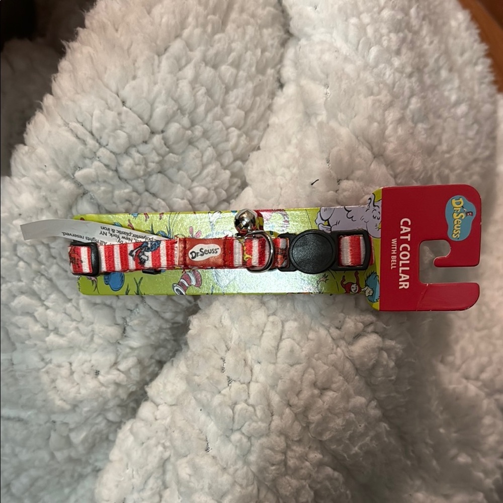 Dr. Seuss Red and White cat Collar - Picture 2 of 5